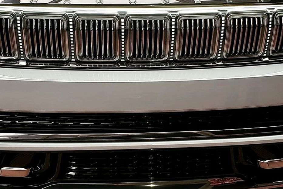 Продам Jeep Grand Cherokee Grand Wagoneer 2022 2021 года в Киеве