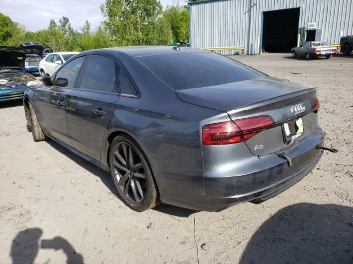 Продам Audi S8 PLUS QUATTRO 2017 года в Киеве