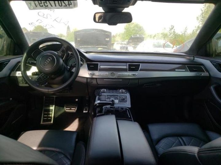 Продам Audi S8 PLUS QUATTRO 2017 года в Киеве