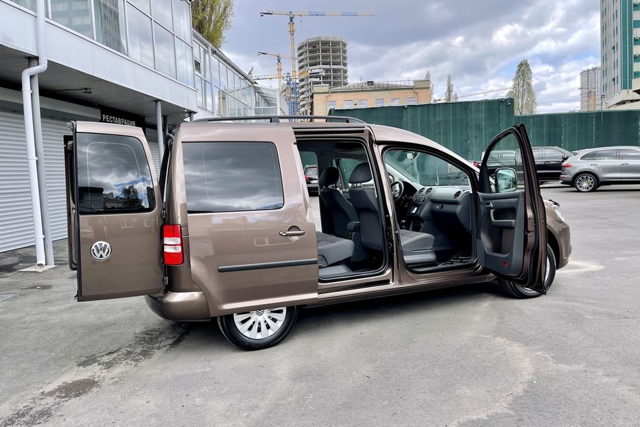 Продам Volkswagen Caddy пасс. Passenger  2014 года в Киеве