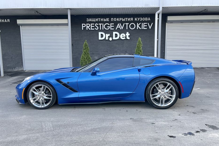 Продам Chevrolet Corvette STINGRAY Z51 2015 года в Киеве