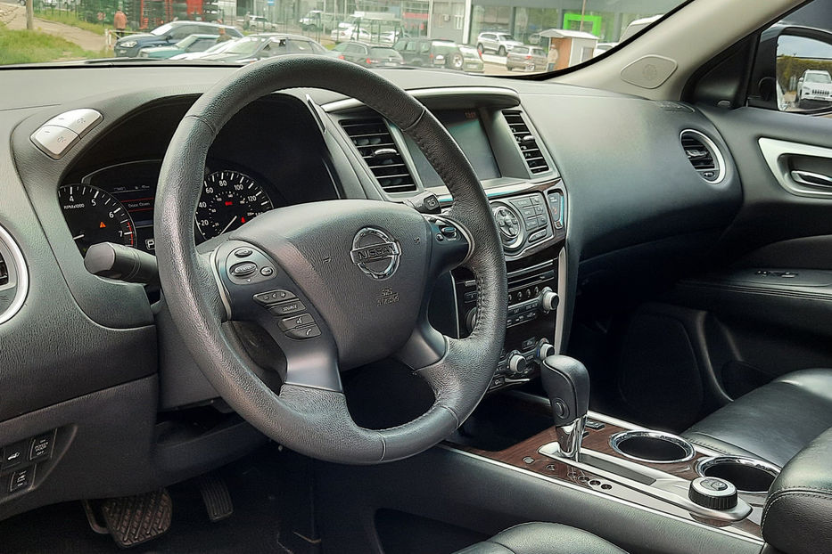 Продам Nissan Pathfinder V6 7mest 2015 года в Николаеве