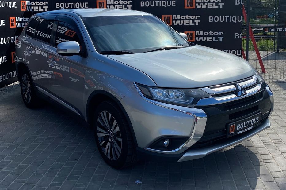 Продам Mitsubishi Outlander 7 мест 2018 года в Одессе