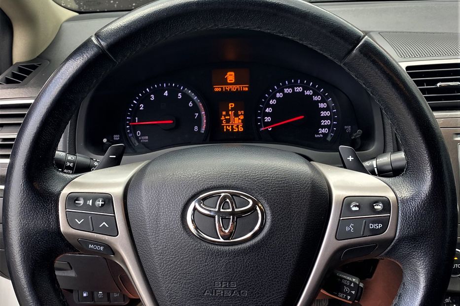 Продам Toyota Avensis 2013 года в Одессе