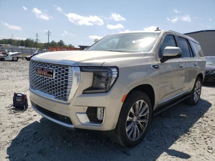 Продам GMC Yukon Denali 2021 года в Киеве