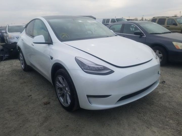 Продам Tesla Model Y 2021 года в Киеве