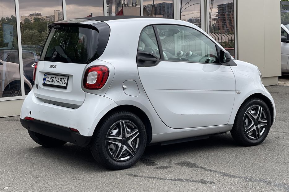 Продам Smart Fortwo EQ 2018 года в Киеве