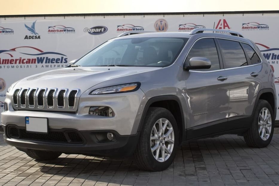 Продам Jeep Cherokee Lattitude 2017 года в Черновцах