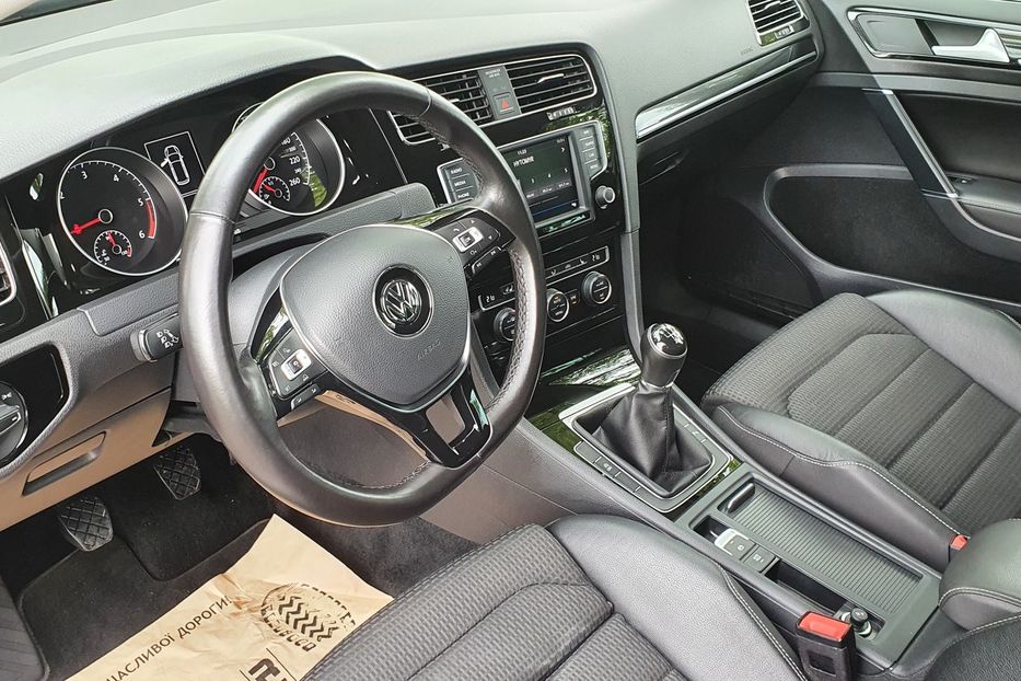 Продам Volkswagen Golf VII BlueMotion Technology  2016 года в Житомире