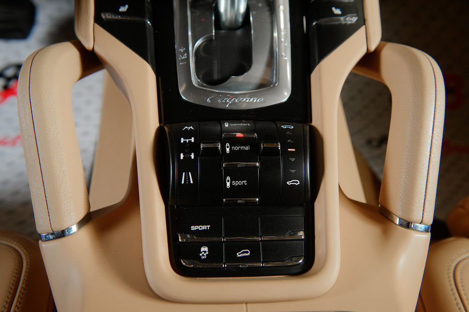 Продам Porsche Cayenne 2010 года в Одессе