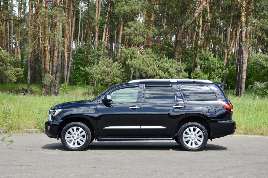 Продам Toyota Sequoia 2018 года в Киеве