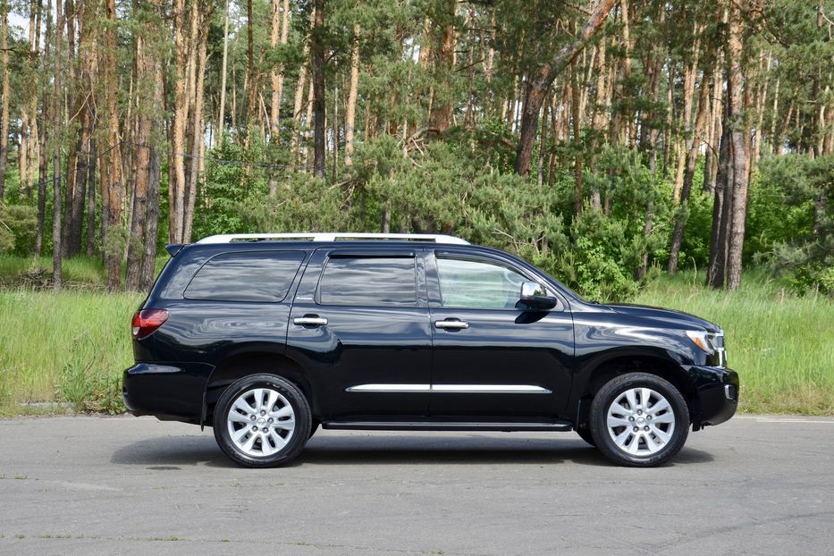 Продам Toyota Sequoia 2018 года в Киеве