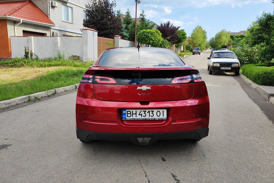 Продам Chevrolet Volt Plug-in  2013 года в Одессе