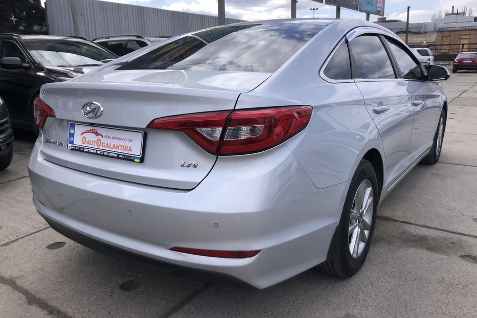 Продам Hyundai Sonata  GAZ 2015 года в Одессе