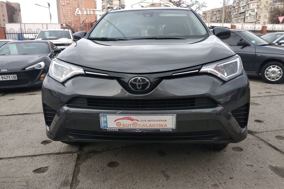 Продам Toyota Rav 4 2018 года в Одессе