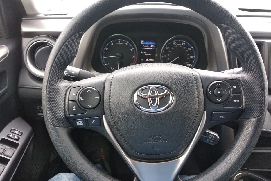 Продам Toyota Rav 4 2018 года в Одессе
