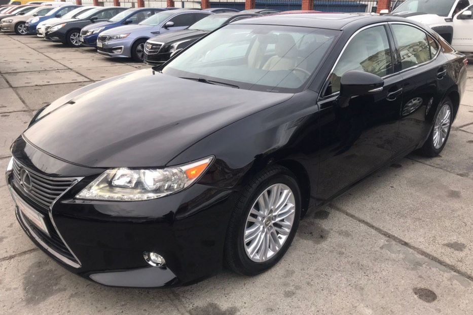 Продам Lexus ES 350 3.5 i 2013 года в Одессе