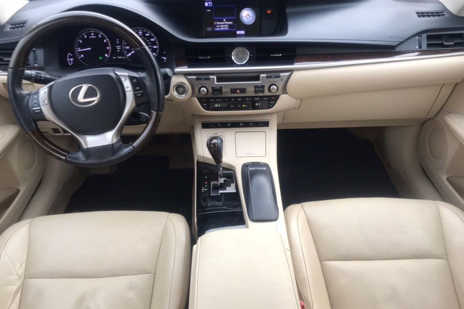 Продам Lexus ES 350 3.5 i 2013 года в Одессе