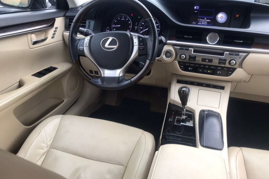 Продам Lexus ES 350 3.5 i 2013 года в Одессе