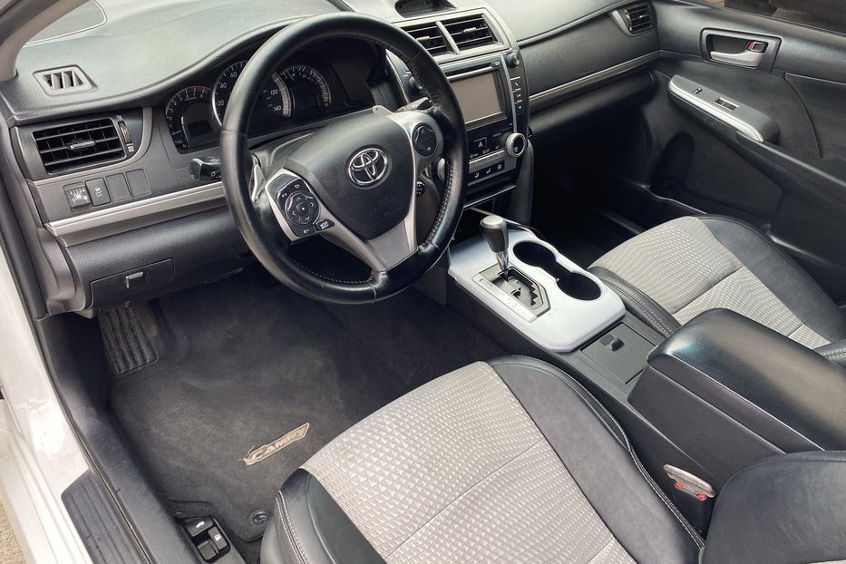 Продам Toyota Camry LE GAZ 2013 года в Одессе