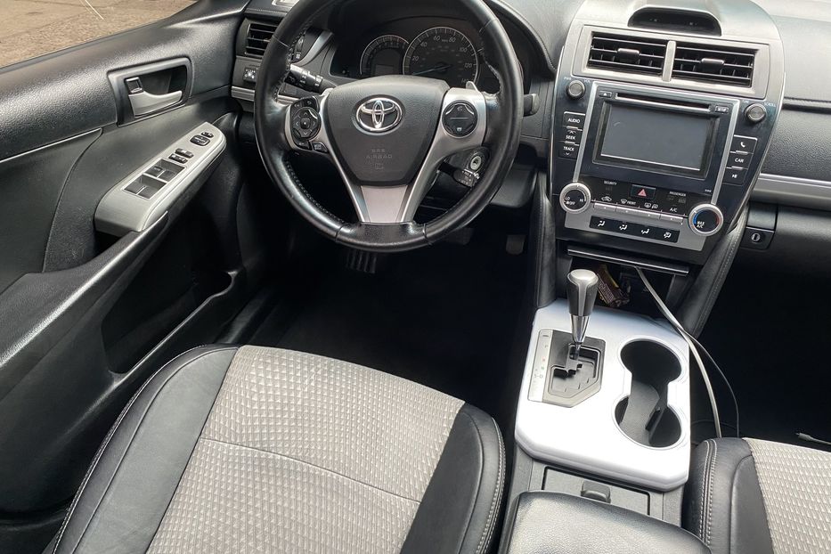 Продам Toyota Camry LE GAZ 2013 года в Одессе