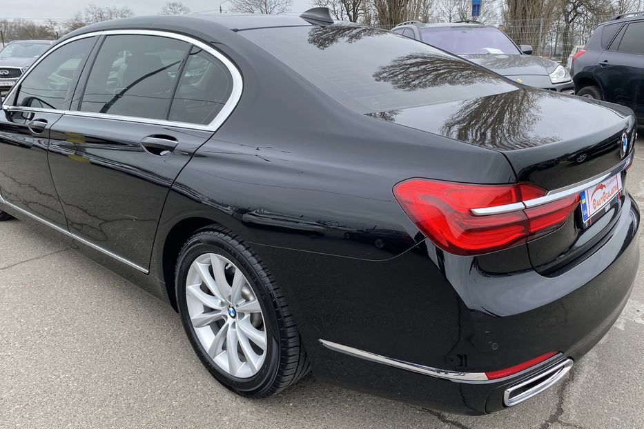 Продам BMW 740 LI 2017 года в Одессе