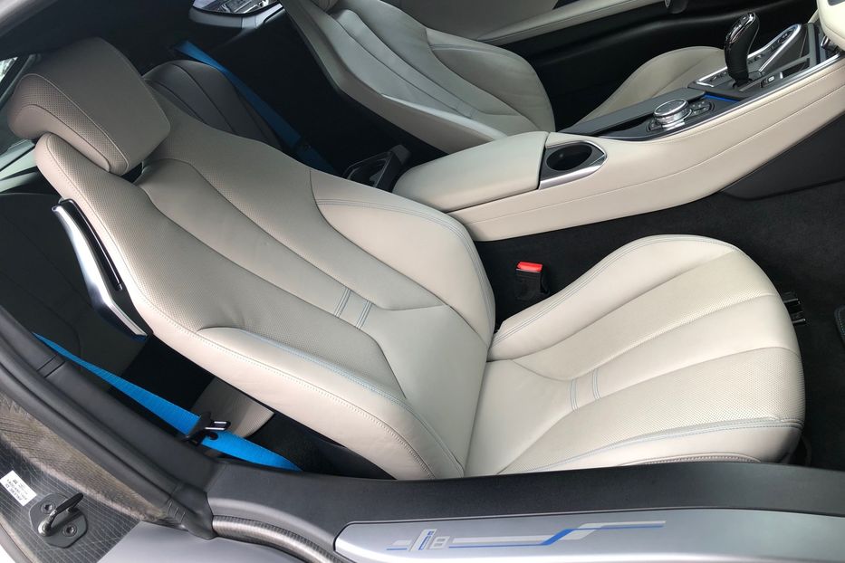 Продам BMW I8 2014 года в Киеве