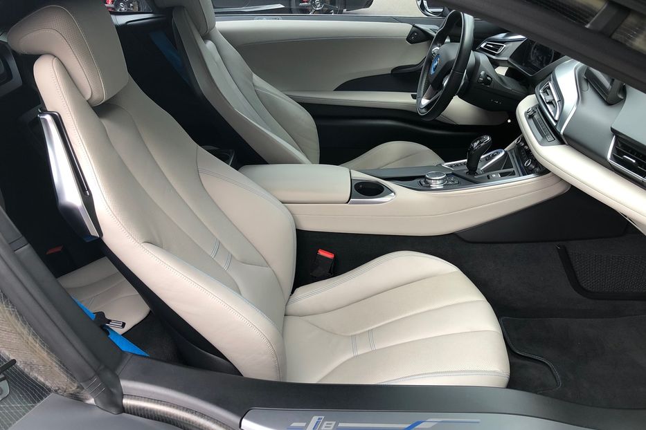 Продам BMW I8 2014 года в Киеве