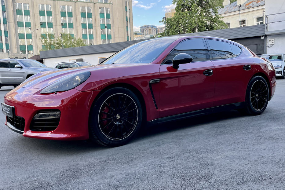 Продам Porsche Panamera GTS 2012 года в Киеве