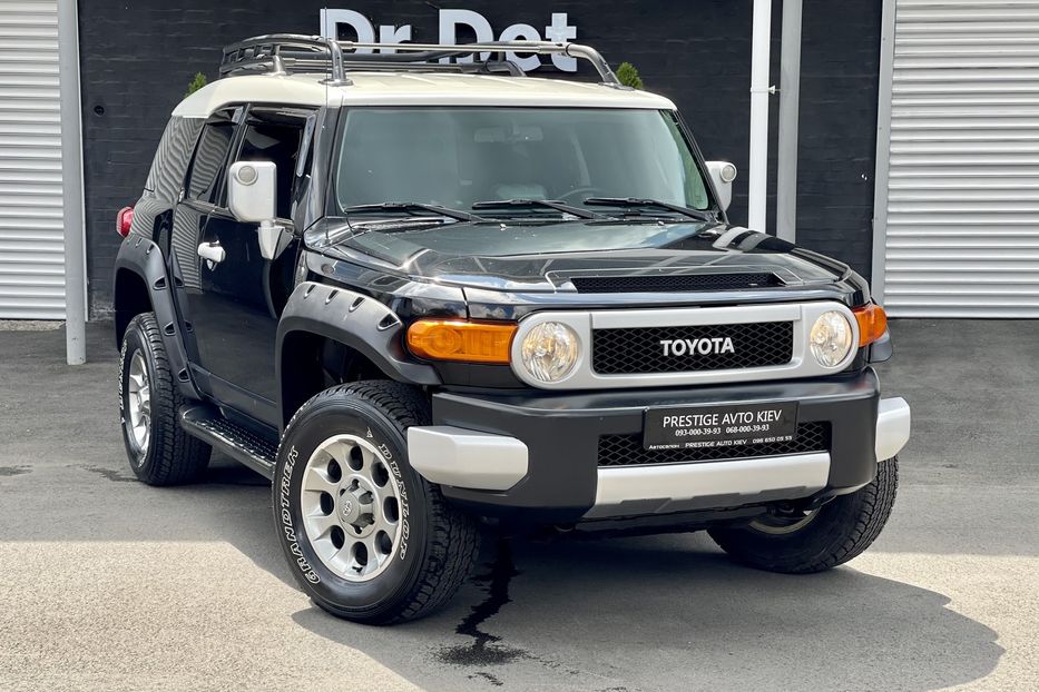 Продам Toyota FJ Cruiser Official 2010 года в Киеве