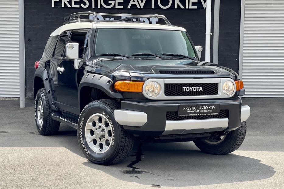 Продам Toyota FJ Cruiser Official 2010 года в Киеве