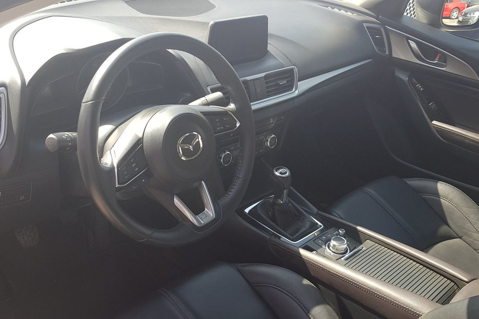 Продам Mazda 3 2018 года в Одессе