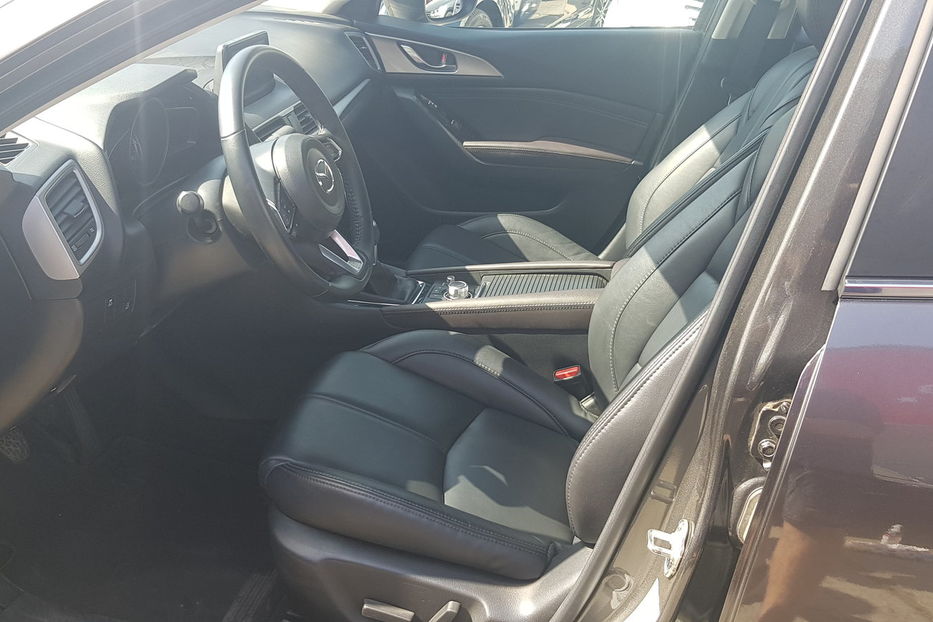 Продам Mazda 3 2018 года в Одессе