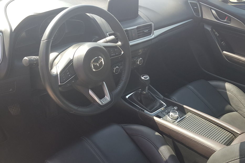 Продам Mazda 3 2018 года в Одессе