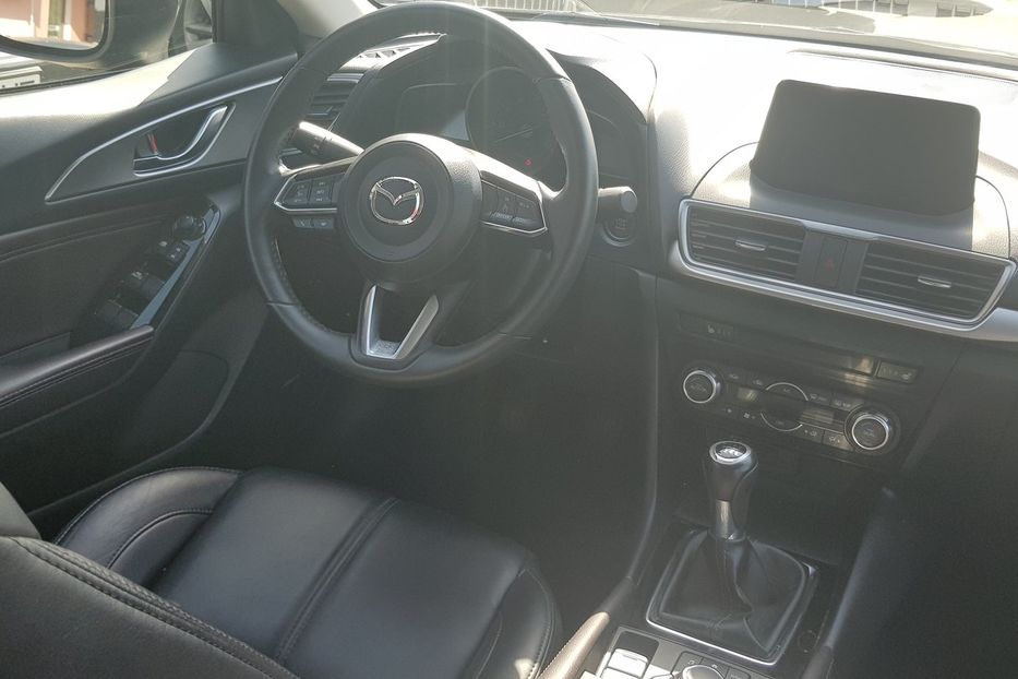 Продам Mazda 3 2018 года в Одессе