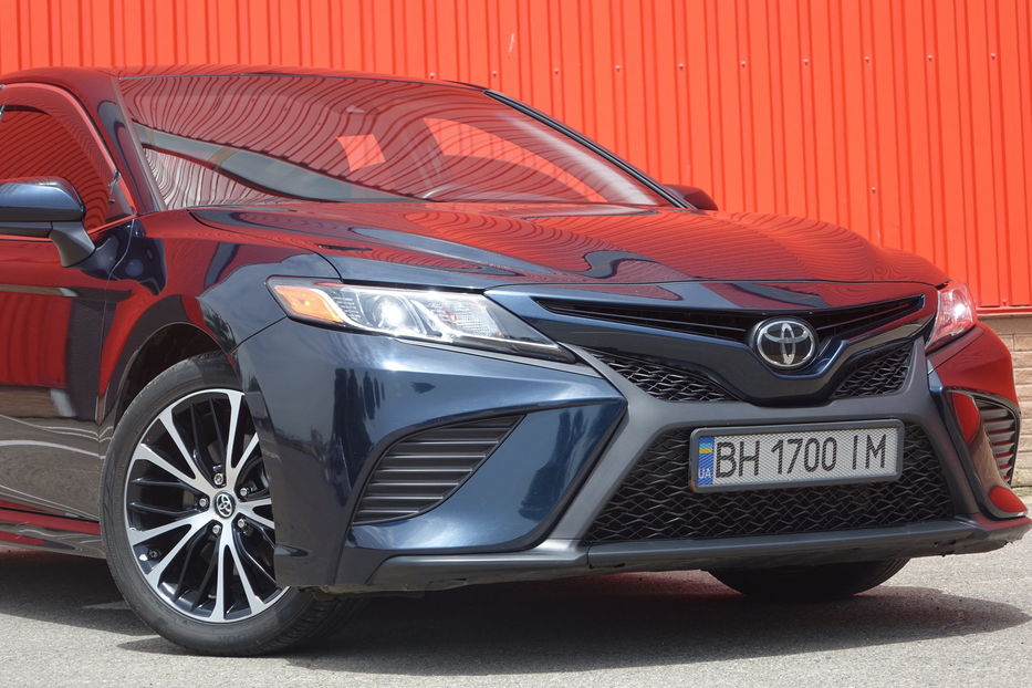 Продам Toyota Camry SE 2020 года в Одессе