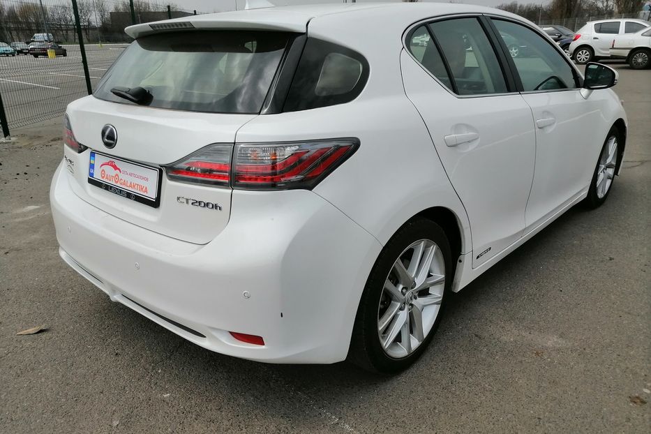 Продам Lexus CT 200 H 2016 года в Одессе