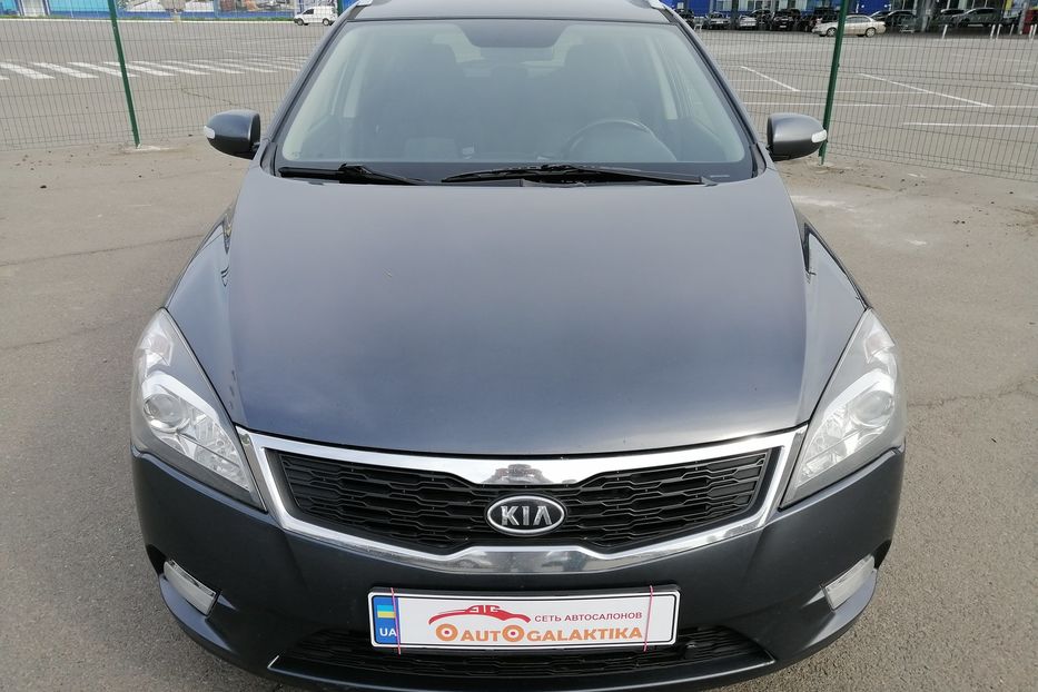 Продам Kia Ceed SW 2012 года в Одессе