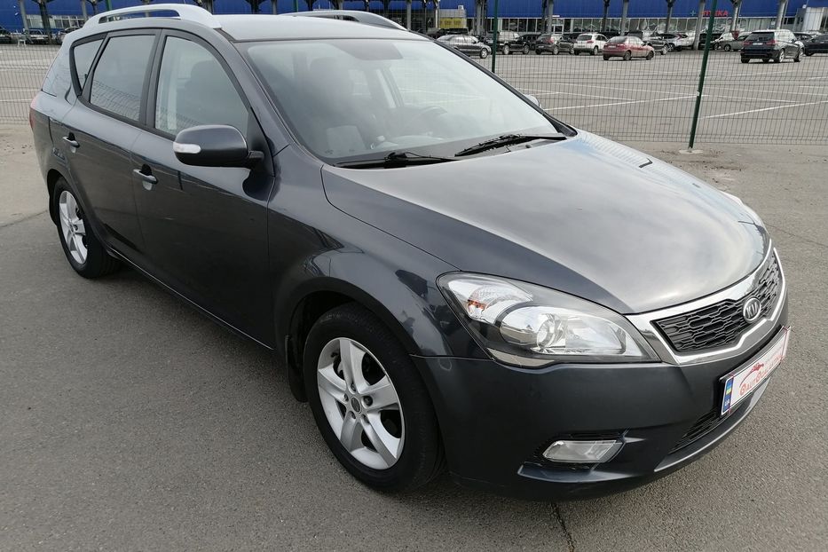 Продам Kia Ceed SW 2012 года в Одессе