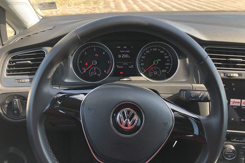 Продам Volkswagen Golf VII 2017 года в Житомире