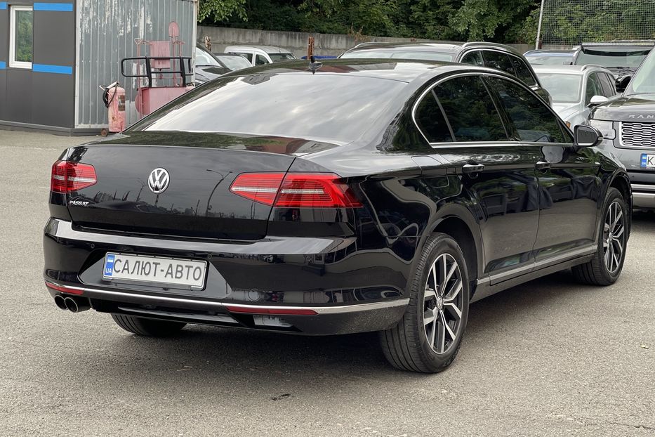 Продам Volkswagen Passat B8 Highline 2018 года в Киеве