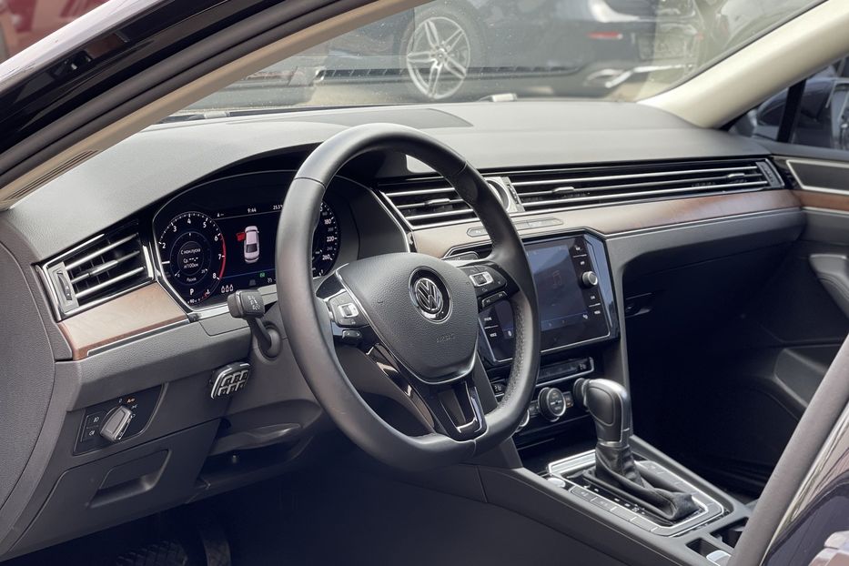 Продам Volkswagen Passat B8 Highline 2018 года в Киеве