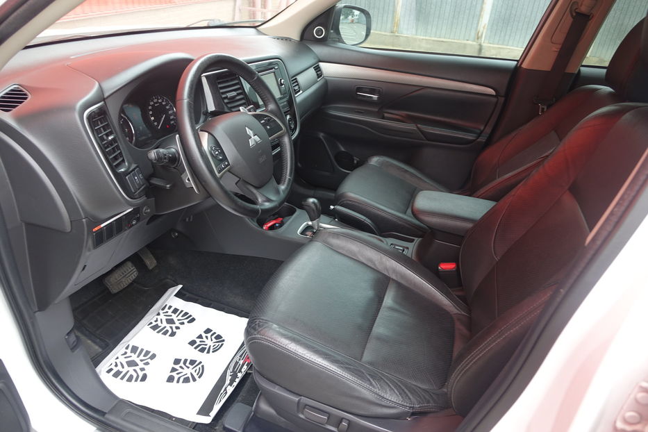 Продам Mitsubishi Outlander Оfficial 2013 года в Одессе