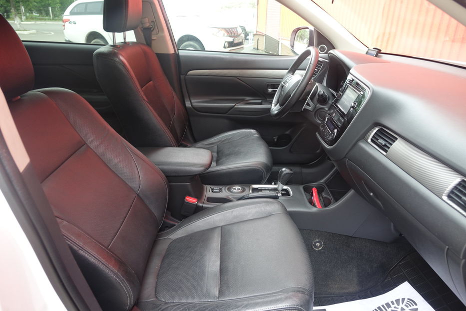 Продам Mitsubishi Outlander Оfficial 2013 года в Одессе