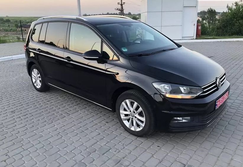 Продам Volkswagen Touran  Highline Automat Webasto 2016 года в Львове