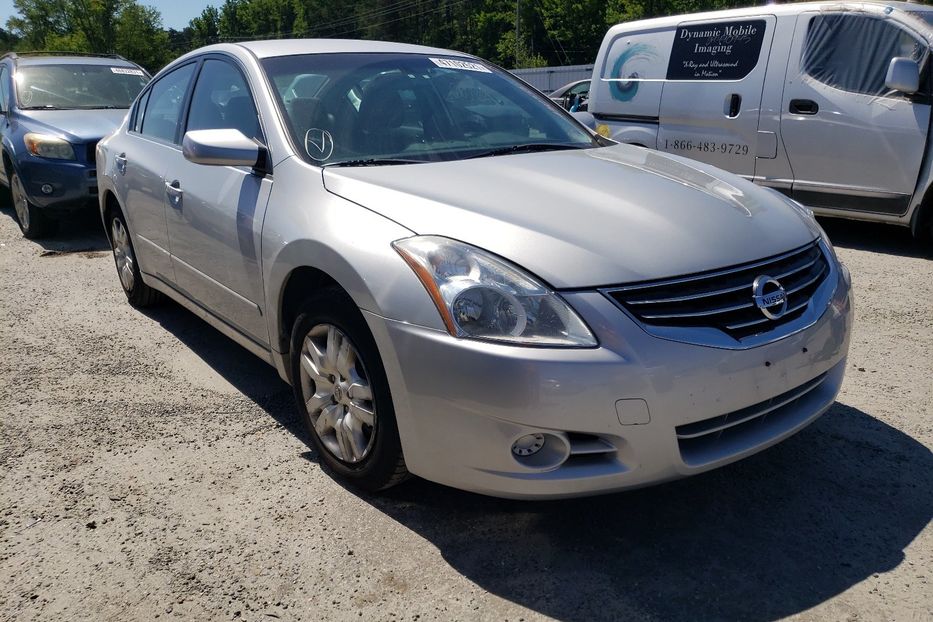 Продам Nissan Altima BASE  2011 года в Киеве