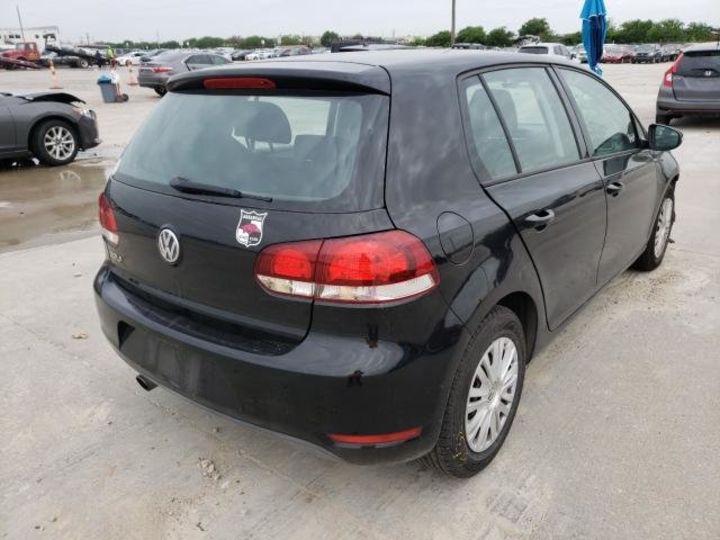 Продам Volkswagen Golf  VI 2011 года в Киеве