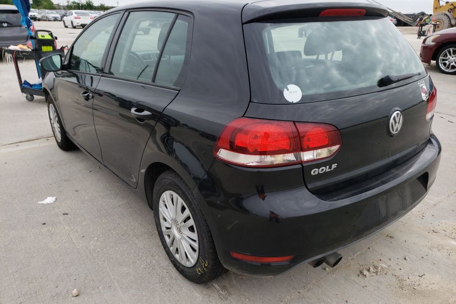 Продам Volkswagen Golf  VI 2011 года в Киеве