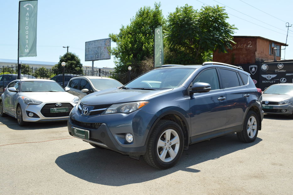 Продам Toyota Rav 4 XLE 2014 года в Одессе