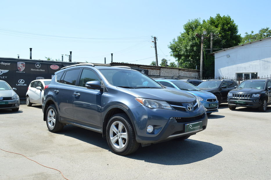 Продам Toyota Rav 4 XLE 2014 года в Одессе